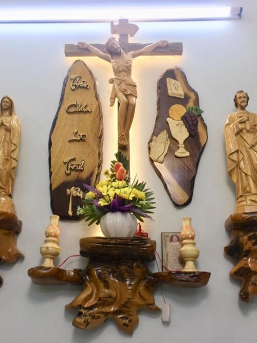 bộ bàn thờ công giáo gỗ pơ mu cao 1m2