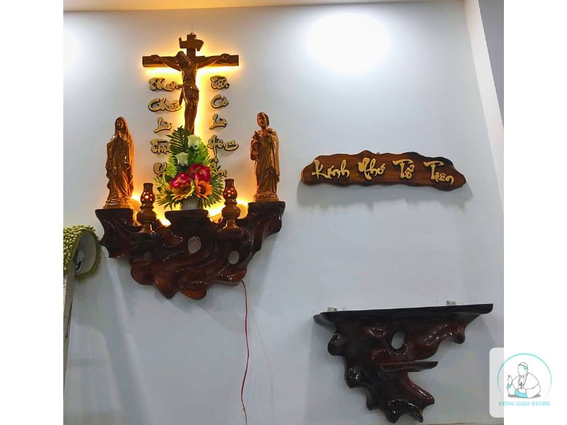 bàn thờ tổ tiên Công Giáo bằng gốc cây BTGT05
